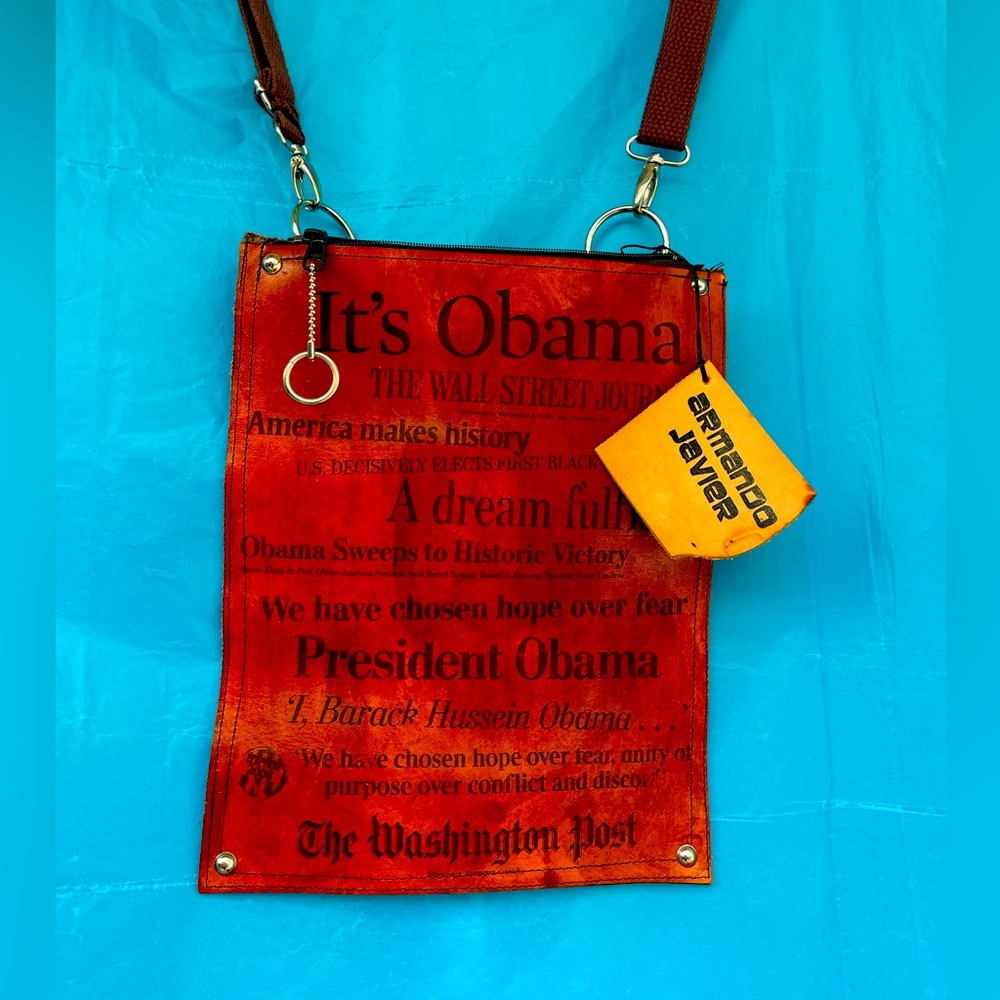 OBAMA PRINTED WALL STREET JOURNAL Genuine leather bag by ARMANDO JAVIER - Picture 4 of 11